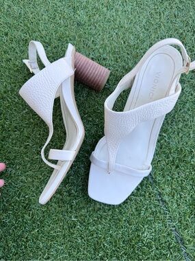 Vionic Ivory T-Strap Block Heel Sandals